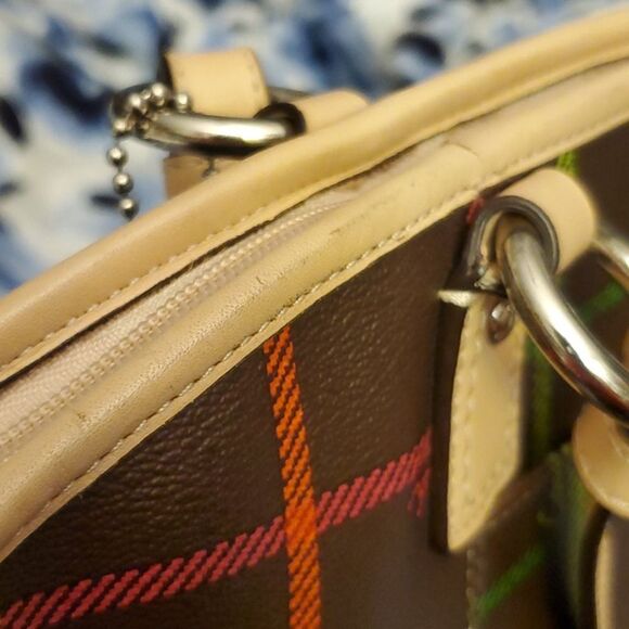 Coach Shoulder Bag - Picture 6 of 8